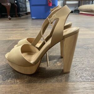 98 special Elegant Tan Platform Heels